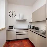 5 Minutes From Via Roma - With Smart Tv
