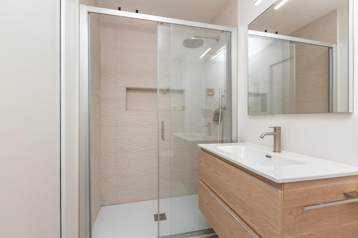 Apartment 5 Minutes From Via Roma - With Smart Tv *
