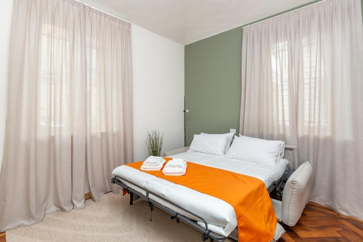 5 Minutes From Via Roma - With Smart Tv Apartment